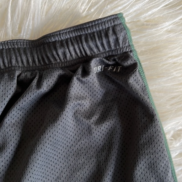 Nike shorts - Picture 7 of 10